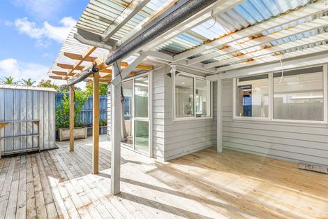 Photo of property in 8 Sauterne Road, Kumeu, 0810