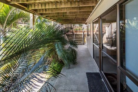 Photo of property in 20 Stratford Drive, Cable Bay, 0420