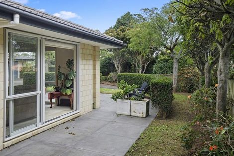 Photo of property in 10 Ernest Shackleton Place, Waiuku, 2123