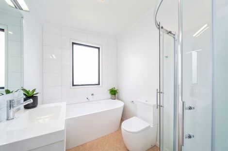 Photo of property in 2/28 Bayly Road, Moturoa, New Plymouth, 4310