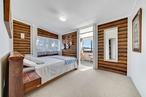 Photo of property in 2 Karaka Road, Kawakawa Bay, Papakura, 2585