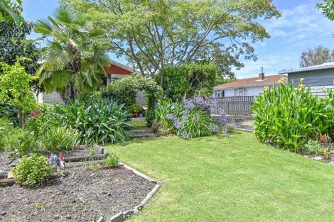 Photo of property in 46 Lipscombe Crescent, Havelock North, 4130