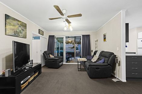 Photo of property in 46b Captain Scott Road, Glen Eden, Auckland, 0602