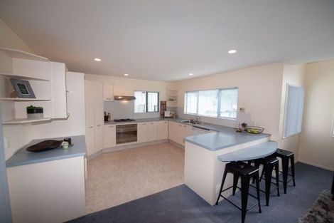 Photo of property in 33 Amesbury Drive, Churton Park, Wellington, 6037