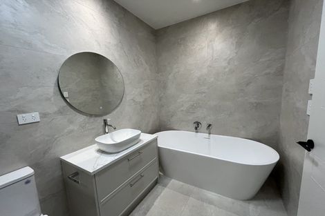 Photo of property in 43 Maungakaraka Road, Karaka, 2580
