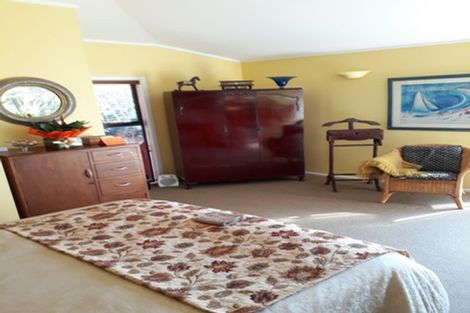 Photo of property in 666 South Titirangi Road, Titirangi, Auckland, 0604