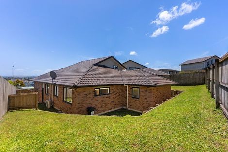 Photo of property in 79 Kirikiri Drive, Papakura, 2110