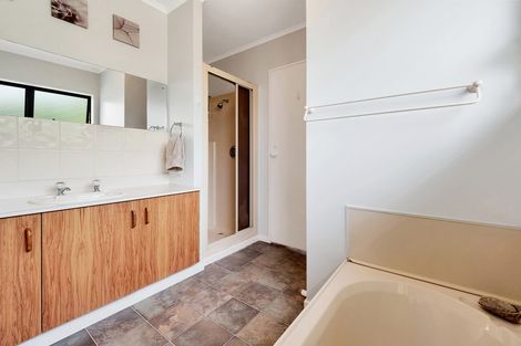 Photo of property in 51 Osprey Drive, Welcome Bay, Tauranga, 3112