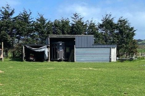 Photo of property in 84 Kaihau Road, Karioitahi, Waiuku, 2683
