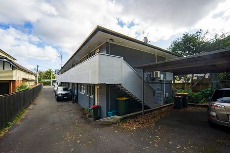 Photo of property in 4/6 Opoia Drive, Hamilton East, Hamilton, 3216