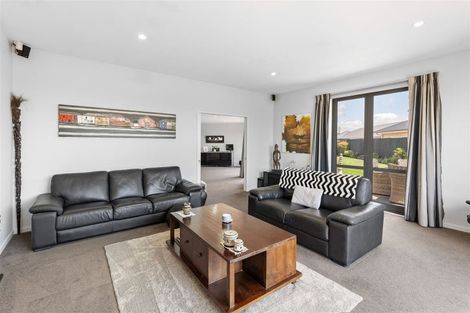 Photo of property in 8 Glen Kerran Close, Broomfield, Christchurch, 8042