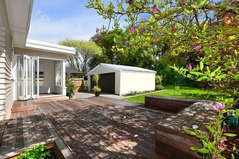 Photo of property in 71 Saint Martins Road, Saint Martins, Christchurch, 8022