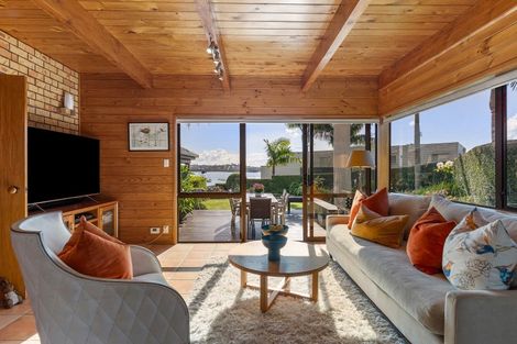 Photo of property in 23 Clyside Avenue, Half Moon Bay, Auckland, 2012