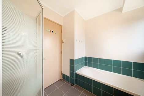 Photo of property in 12 Palmer Avenue, Glen Eden, Auckland, 0602