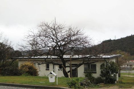 Photo of property in 15 Hazlett Street, Clyde, 9330