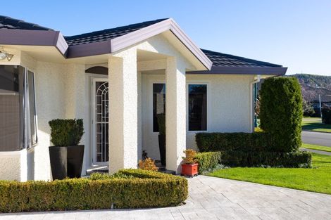 Photo of property in 33 Kensington Drive, Taradale, Napier, 4112
