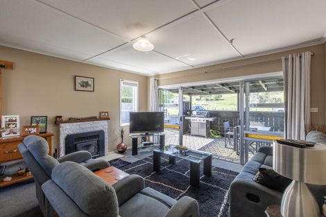 Photo of property in 20 Blake Street, Porangahau, 4293