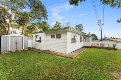 Photo of property in 33a Lilburn Crescent, Massey, Auckland, 0614