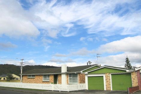 Photo of property in 122 Clouston Park Road, Clouston Park, Upper Hutt, 5018