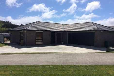 Photo of property in 23 Sunstone Crescent, Brown Owl, Upper Hutt, 5018