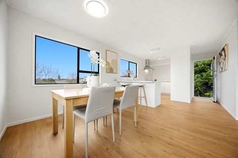 Photo of property in 40 Holmes Drive South, Massey, Auckland, 0614