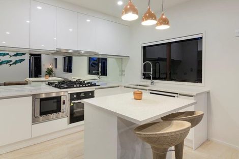 Photo of property in 2 George Laurenson Lane, Mount Roskill, Auckland, 1041