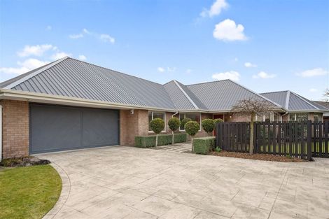 Photo of property in 43 Apsley Drive, Avonhead, Christchurch, 8042