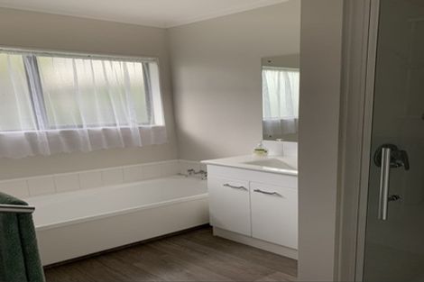 Photo of property in 10 Meynell Court, Glen Eden, Auckland, 0602