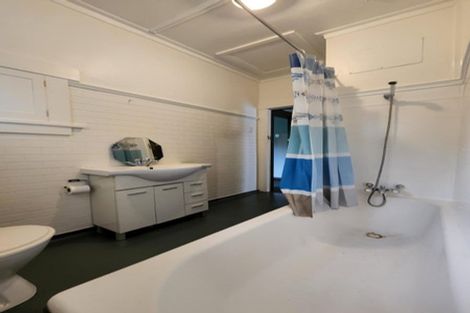 Photo of property in 100 Nairn Street, Mount Cook, Wellington, 6011