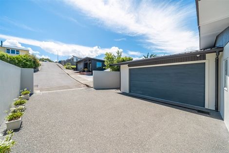 Photo of property in 13 Eastview Grove, Normandale, Lower Hutt, 5010