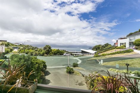 Photo of property in 2/76 Lohia Street, Khandallah, Wellington, 6035