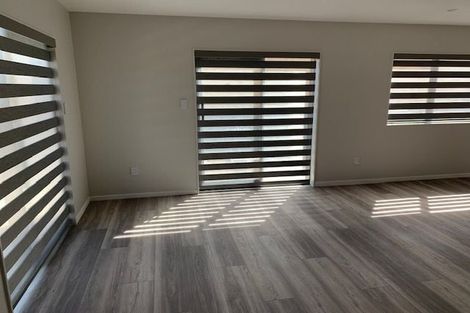 Photo of property in 9a Jillteresa Crescent, Half Moon Bay, Auckland, 2012