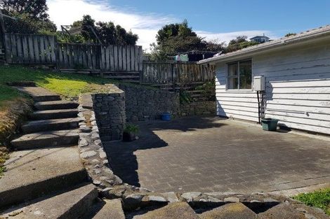 Photo of property in 9 Gloaming Hill, Titahi Bay, Porirua, 5022