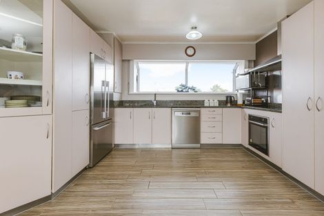 Photo of property in 2/93 Kenderdine Road, Papatoetoe, Auckland, 2025