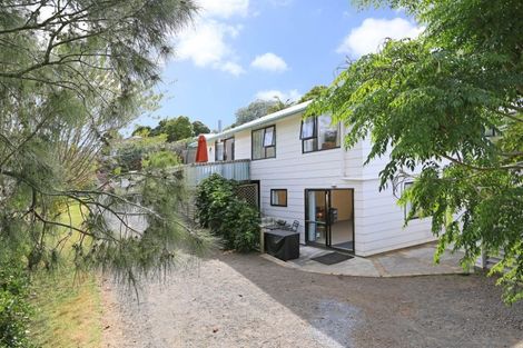 Photo of property in 5 Hueglow Rise, West Harbour, Auckland, 0618