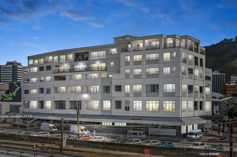Photo of property in Stadium Garden Flats, 411/107 Thorndon Quay, Pipitea, Wellington, 6011