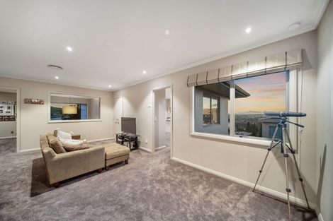 Photo of property in 4 Verley Rise, East Tamaki Heights, Auckland, 2016