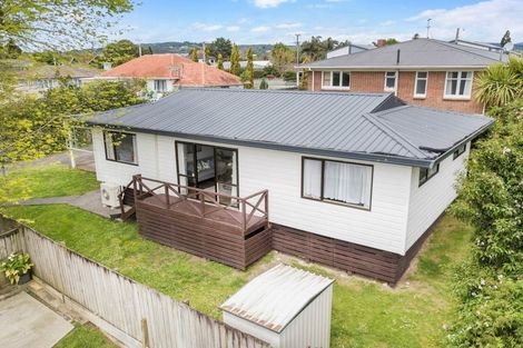 Photo of property in 2/58 Clevedon Road, Papakura, 2110