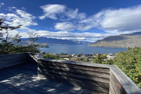 Photo of property in 7a Von Place, Fernhill, Queenstown, 9300