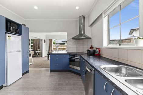 Photo of property in 114 Avondale Road, Taradale, Napier, 4112