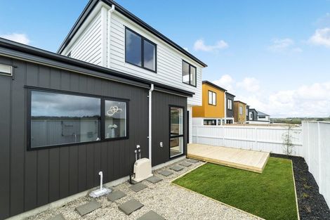 Photo of property in 20 Kaititiko Road, Rosehill, 2113