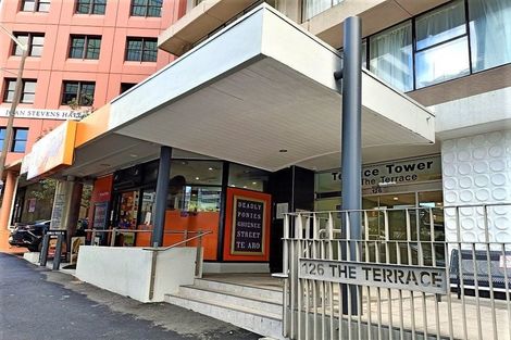 Photo of property in Terrace Tower Apartments, 10e/126 The Terrace, Wellington Central, Wellington, 6011