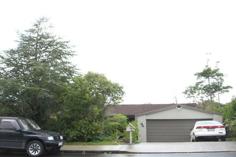 Photo of property in 25 Mcmillan Place, Mellons Bay, Auckland, 2014