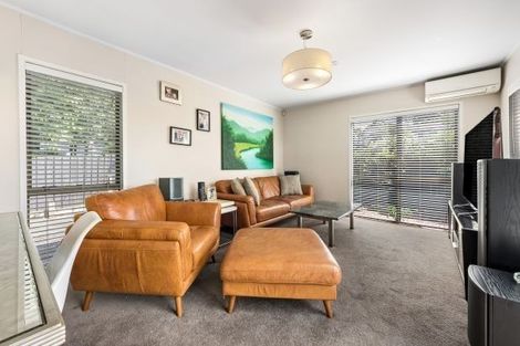 Photo of property in 21 Oreil Avenue, West Harbour, Auckland, 0618