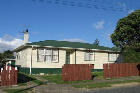 Photo of property in 31 Sievers Grove, Cannons Creek, Porirua, 5024