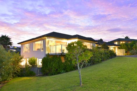 Photo of property in 33 Savoy Road, Orewa, 0931