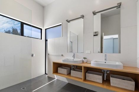 Photo of property in 30 Penrith Park Drive, Wanaka, 9305