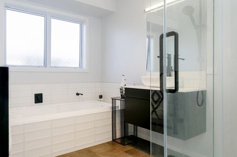 Photo of property in 27 Noumea Drive, Rangatira Park, Taupo, 3330