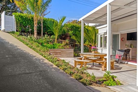 Photo of property in 14 Waimana Avenue, Northcote Point, Auckland, 0627