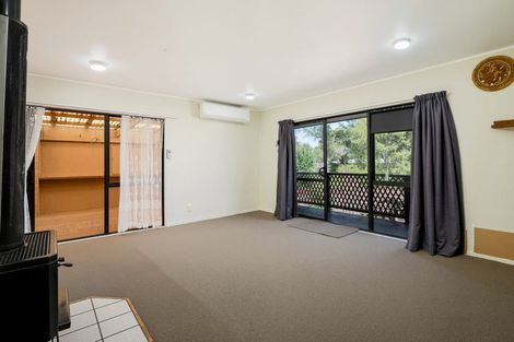 Photo of property in 1/76 Chilcott Road, Henderson, Auckland, 0612
